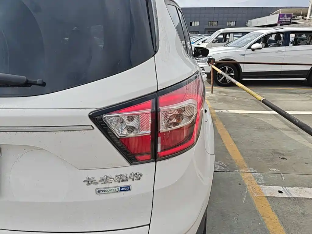 Ford Kuga — миниатюра 8