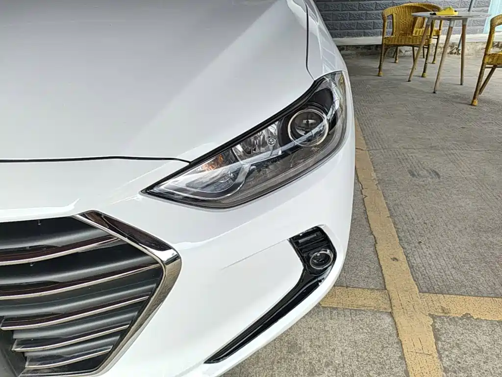 Hyundai Elantra — миниатюра 24