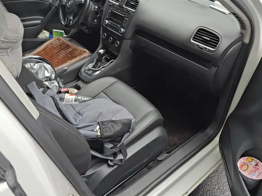 Volkswagen Golf 2012 1.6 AT Comfort