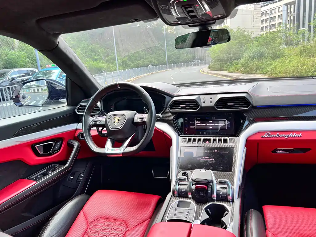 Lamborghini Urus — миниатюра 15