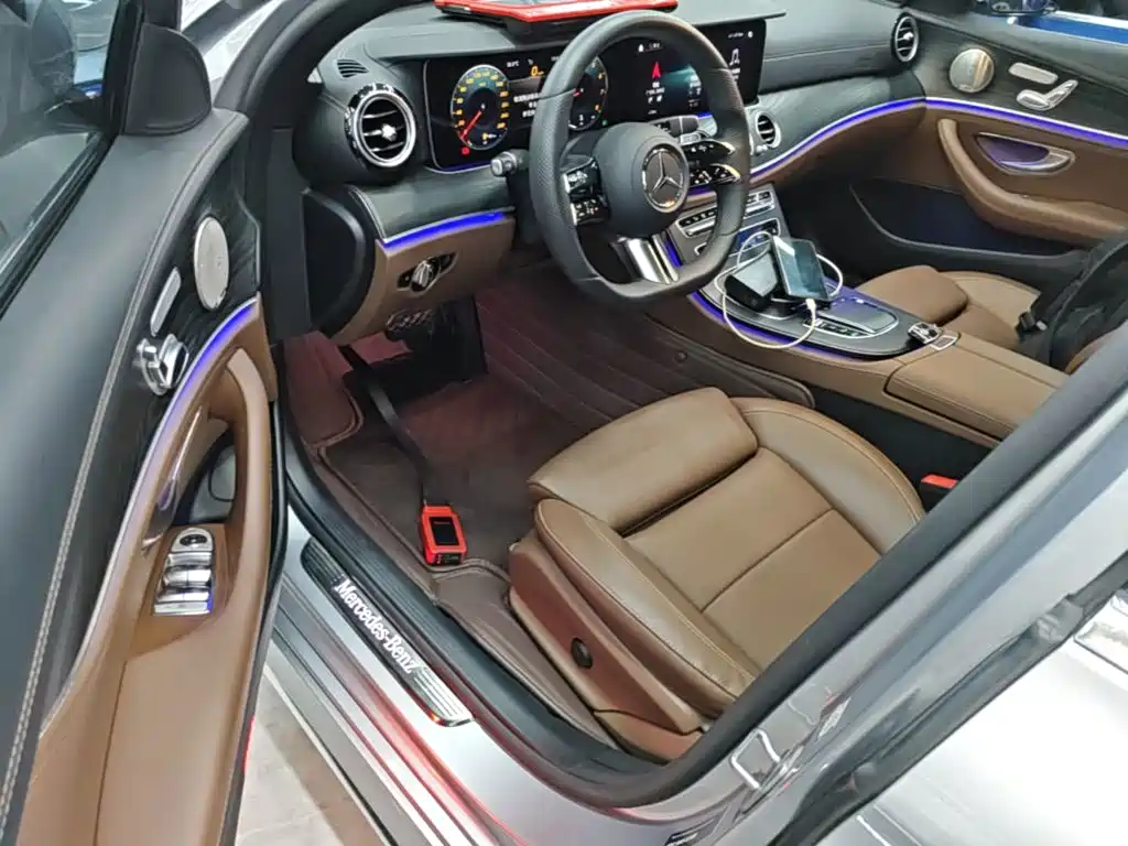 Mercedes-Benz E-Class — миниатюра 16