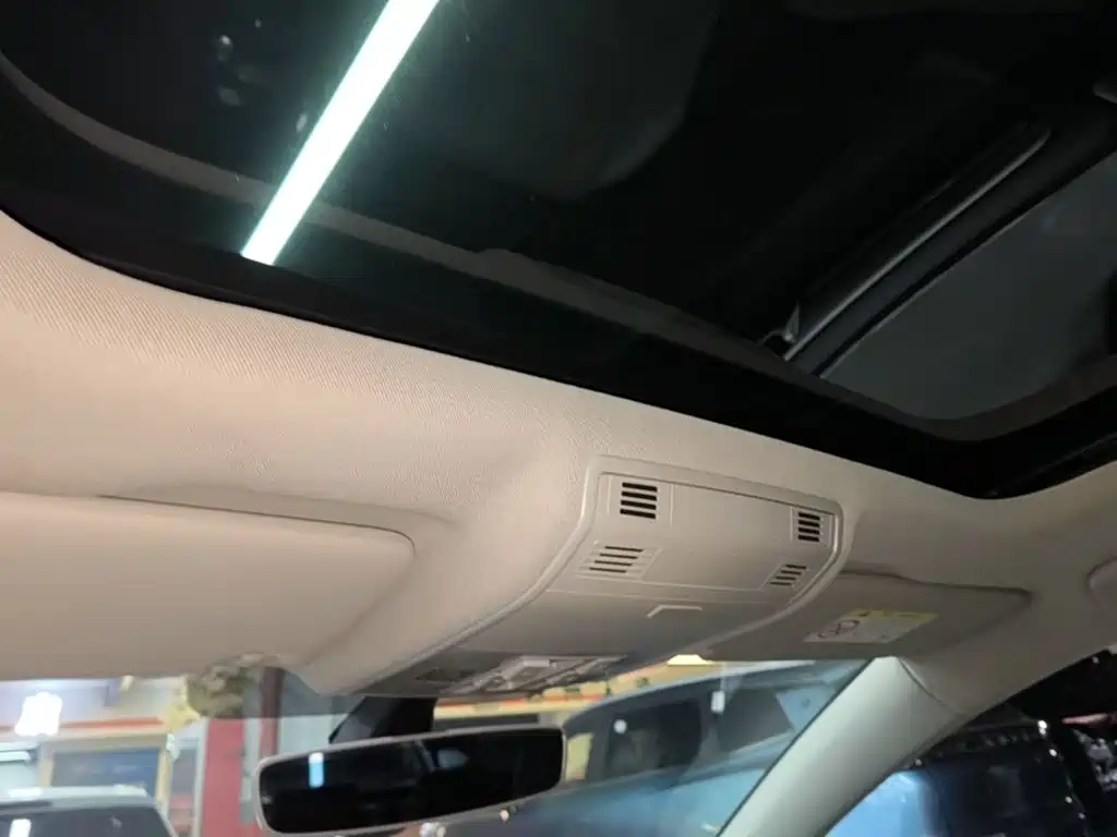 Volkswagen Golf — миниатюра 18