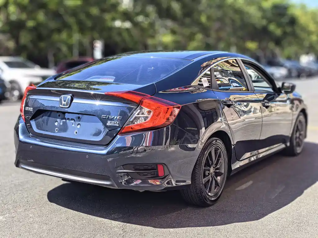 Honda Civic — миниатюра 8