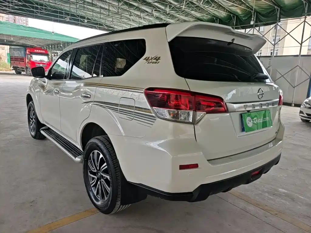 Nissan Terra — миниатюра 5