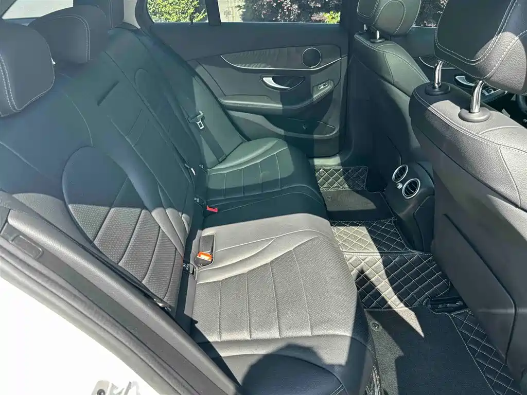 Mercedes-Benz C-Class (Import) — миниатюра 10