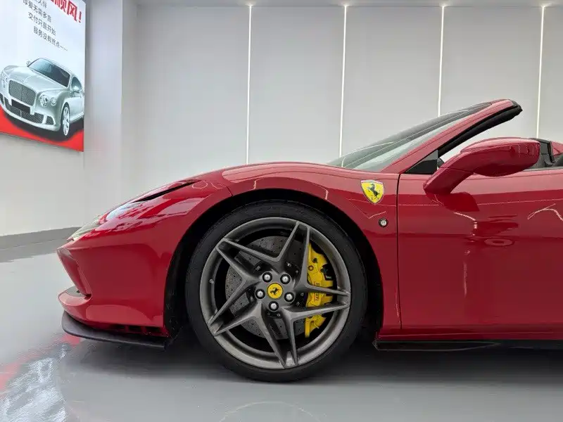 Ferrari F8 — миниатюра 9