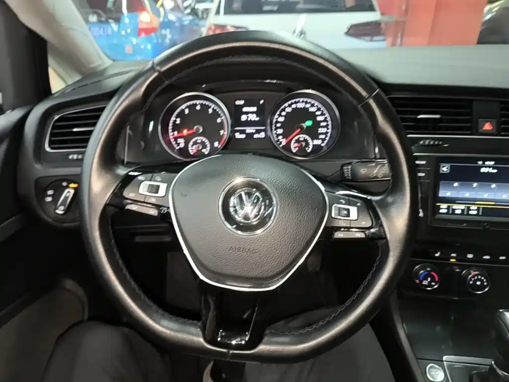 Volkswagen Golf — миниатюра 11