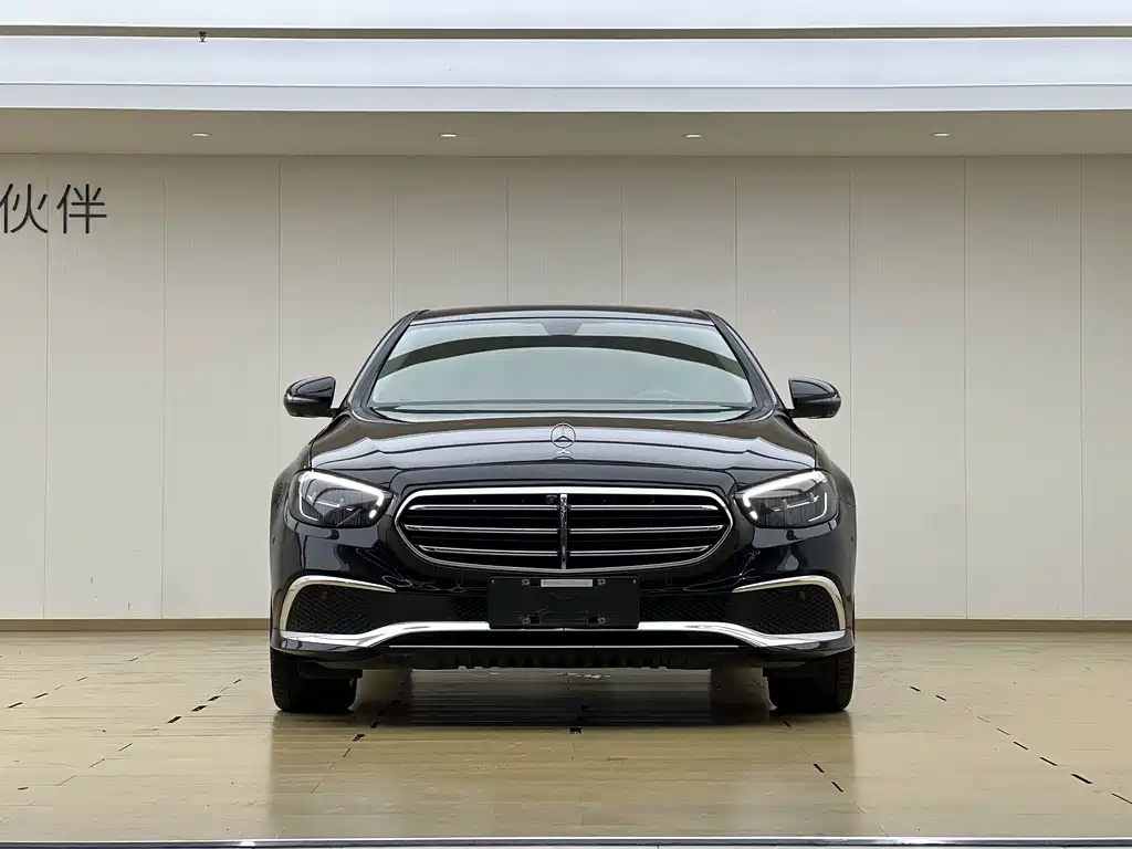 Mercedes-Benz E-Class — миниатюра 2