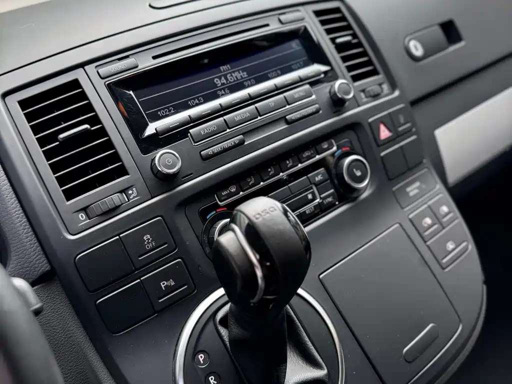 Volkswagen Multivan — миниатюра 12