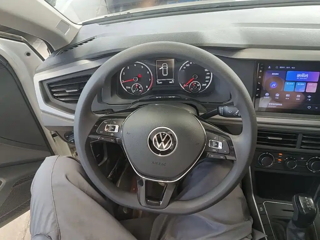 Volkswagen Polo — миниатюра 11