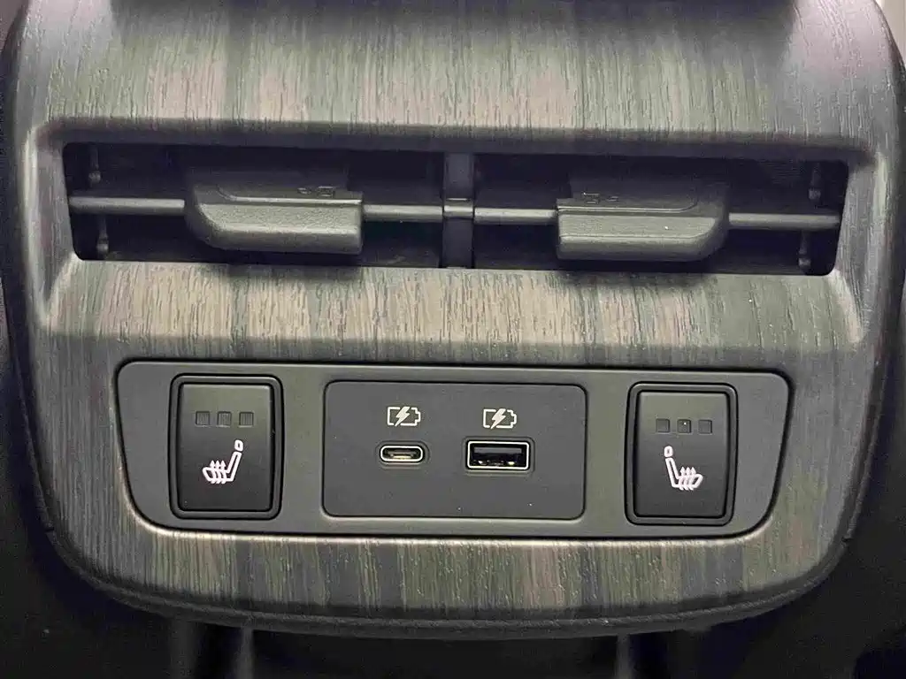 Nissan Ariya — миниатюра 16