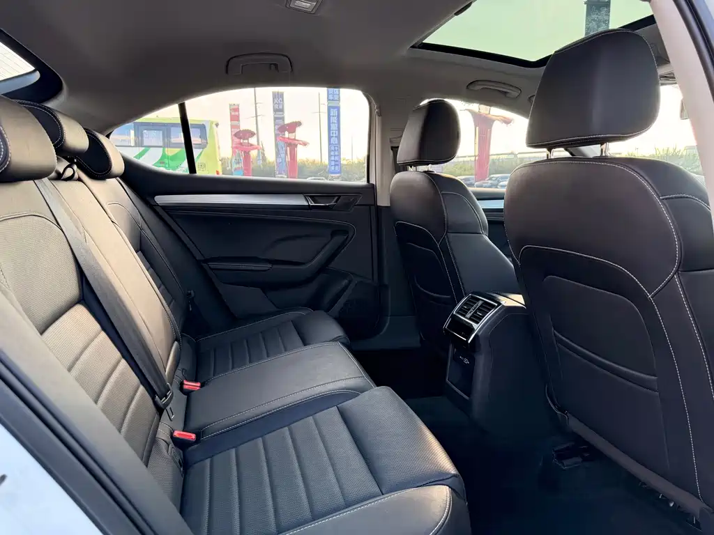 Skoda Superb — миниатюра 15