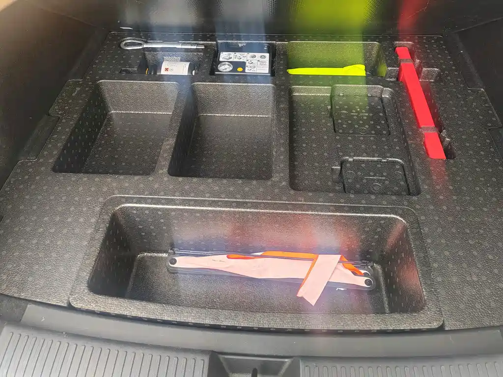 Roewe RX5 New Energy — миниатюра 10