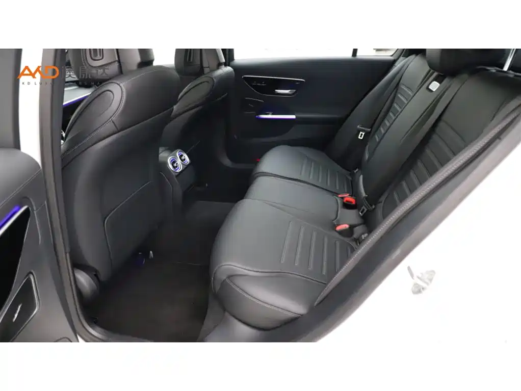 Mercedes-Benz C-Class — миниатюра 7