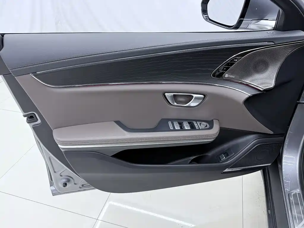 BYD Han — миниатюра 16