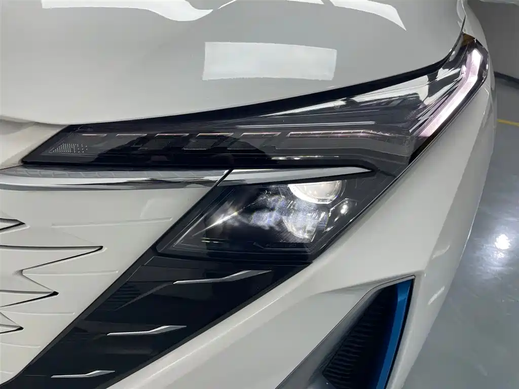 CHANGAN CHANGAN AUCHAN Z6 NEW ENERGY