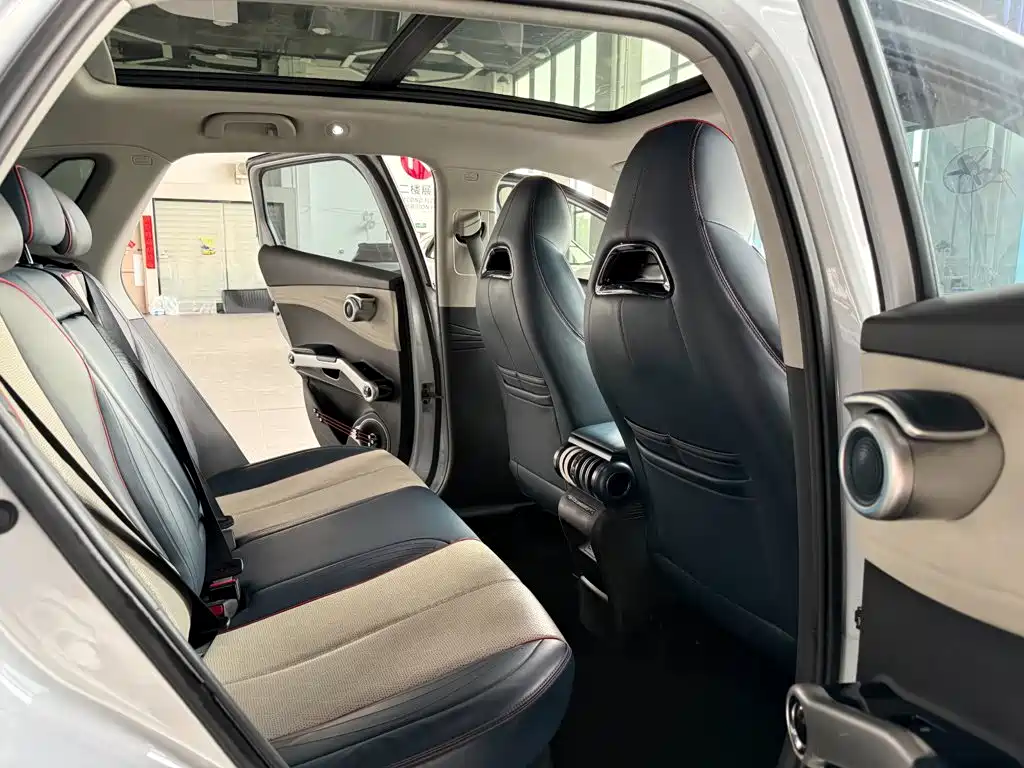 BYD Yuan Plus — миниатюра 11
