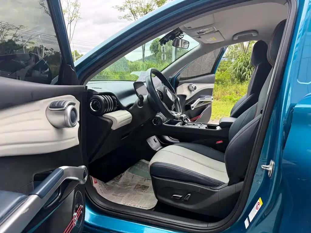 BYD Yuan Plus — миниатюра 8