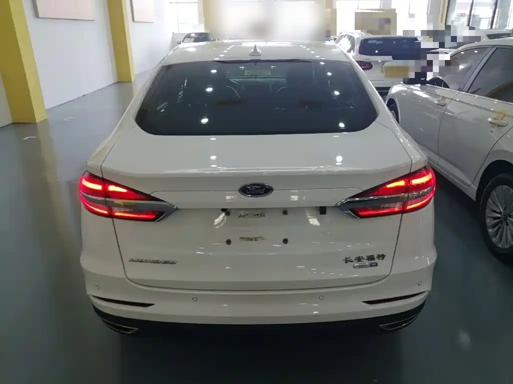 Ford Mondeo — миниатюра 6