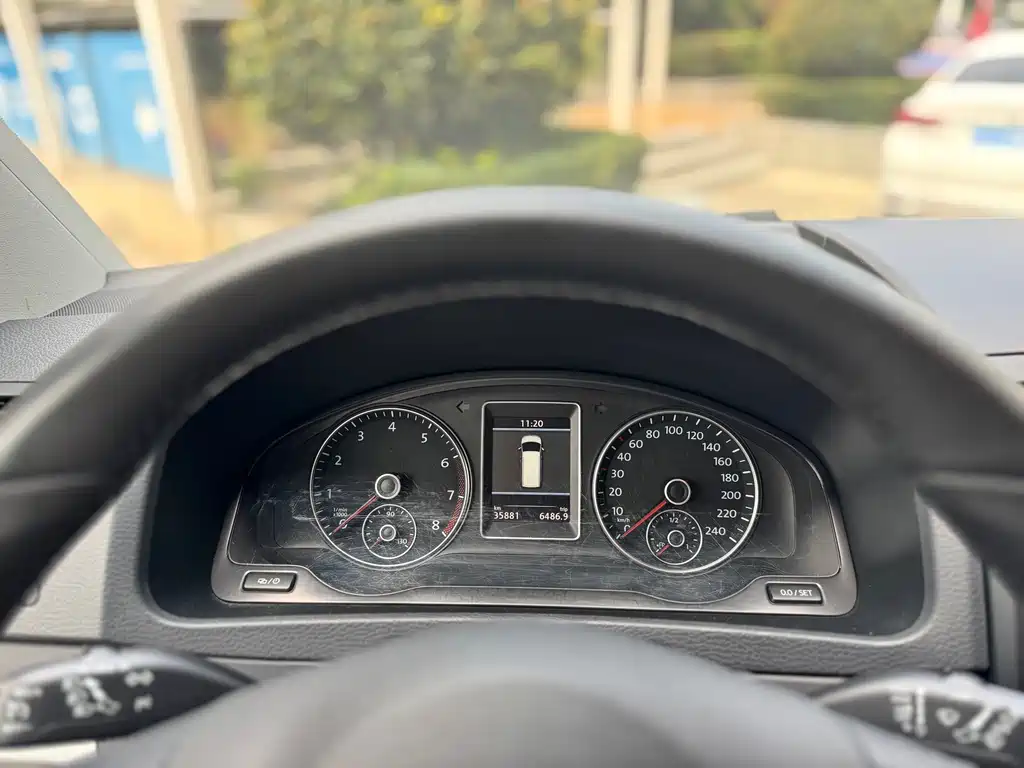 Volkswagen Multivan — миниатюра 9