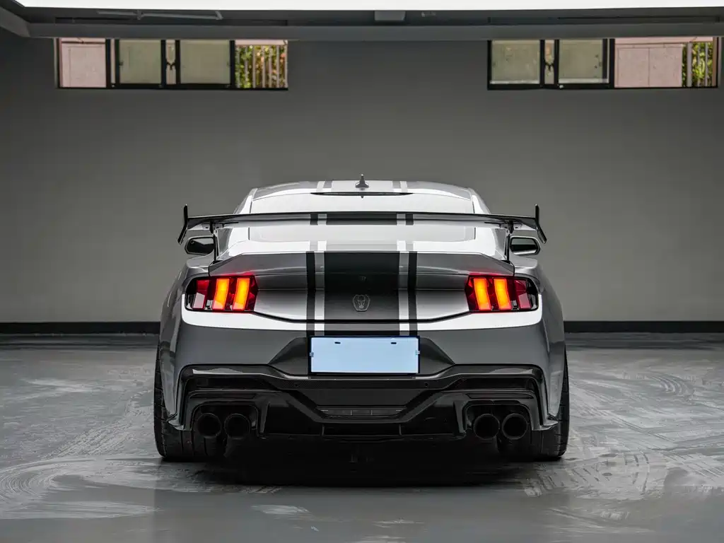 Ford Mustang — миниатюра 5