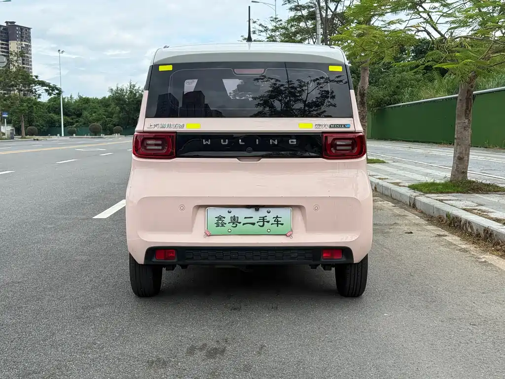 Wuling MINIEV — миниатюра 8