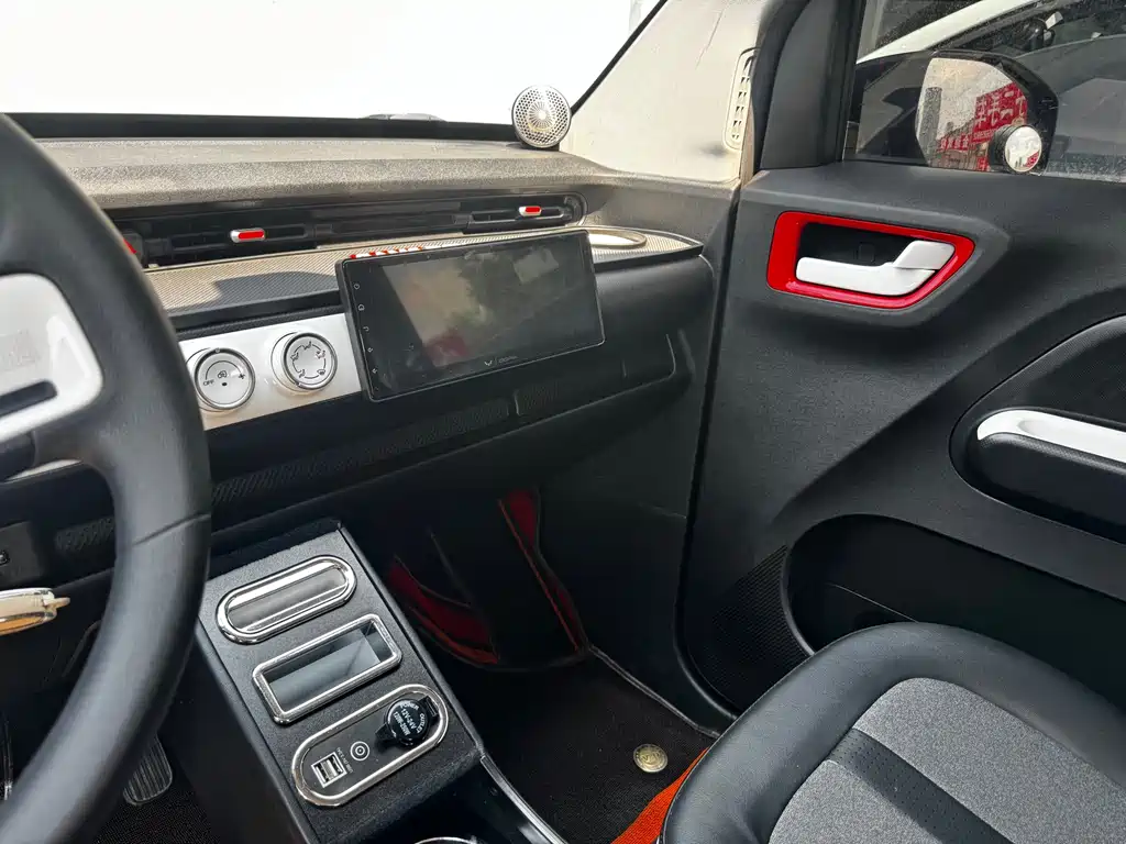 Wuling MINIEV — миниатюра 5