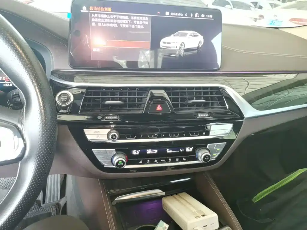 BMW 5 Series — миниатюра 13