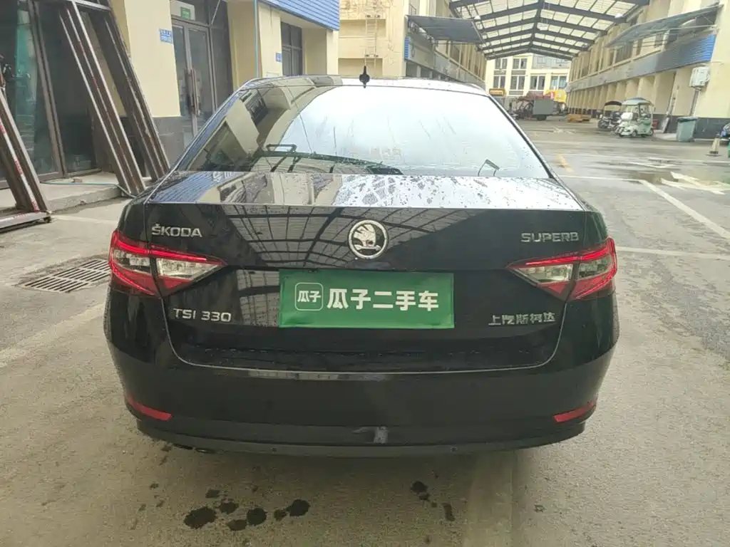 Skoda Superb — миниатюра 8
