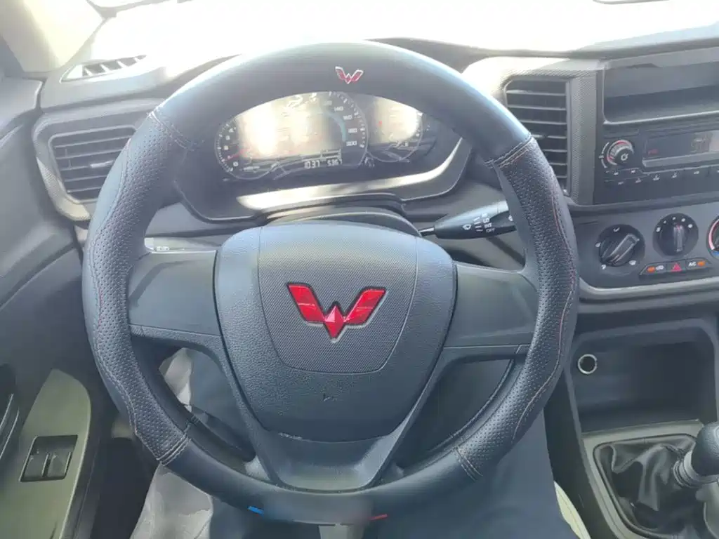 Wuling Hongguang V — миниатюра 11
