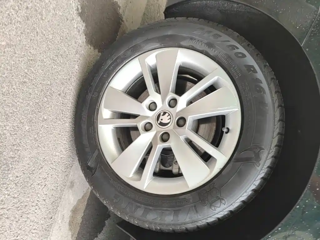 Skoda Superb — миниатюра 24