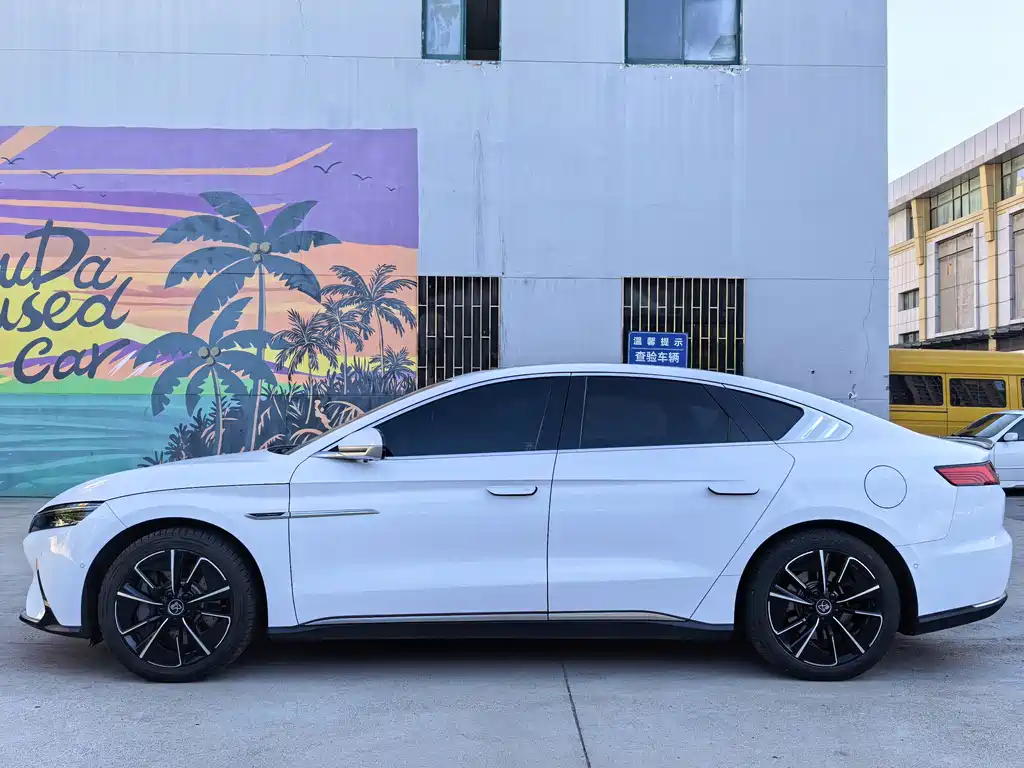 BYD Han — миниатюра 7