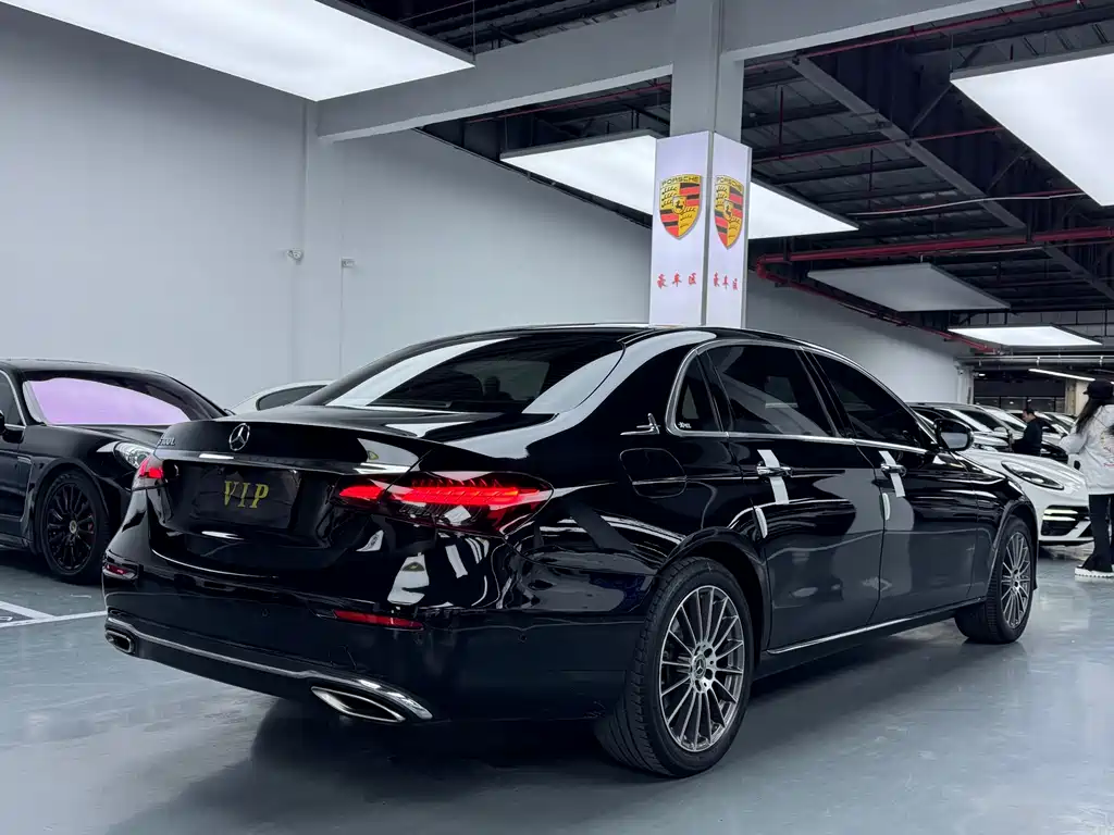 MERCEDES-BENZ E CLASS