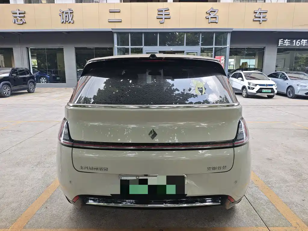 Baojun Yunduo — миниатюра 4