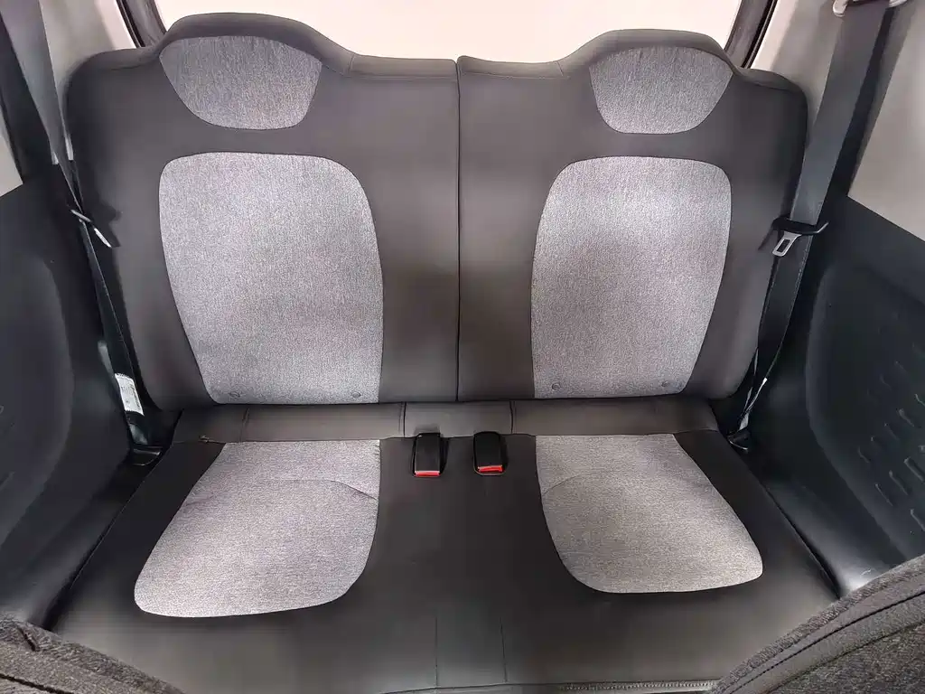 Wuling MINIEV — миниатюра 13