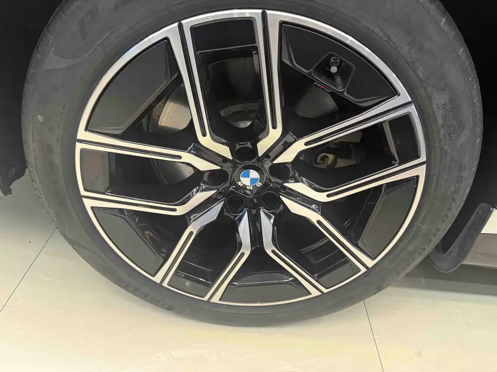 BMW i7 — миниатюра 14
