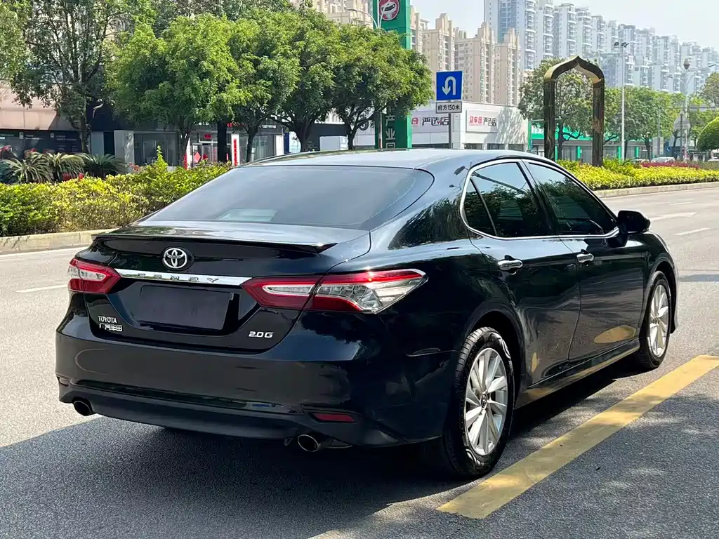TOYOTA CAMRY