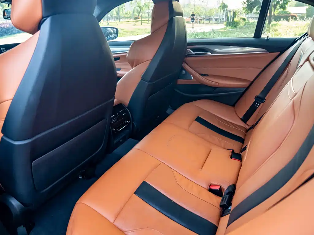 BMW M5 — миниатюра 14