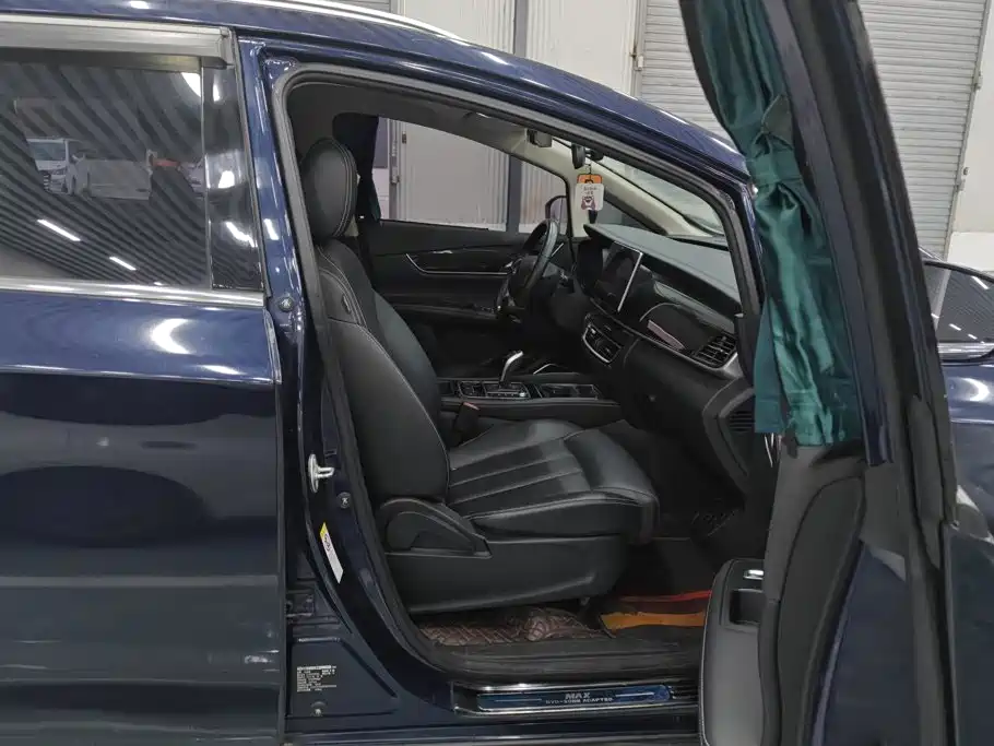 BYD MAX — миниатюра 8