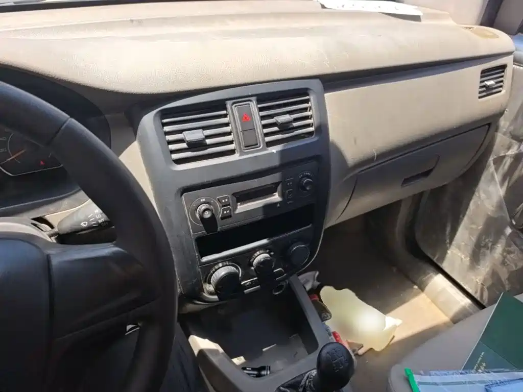 Wuling Rongguang V — миниатюра 10