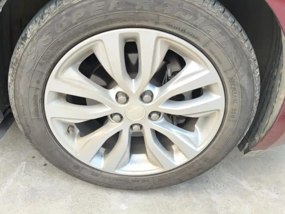 Buick Excelle — миниатюра 6