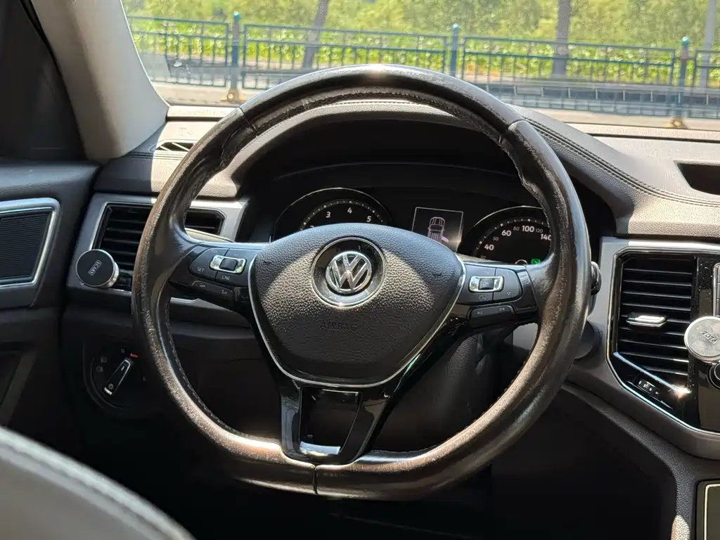 Volkswagen Teramont — миниатюра 9