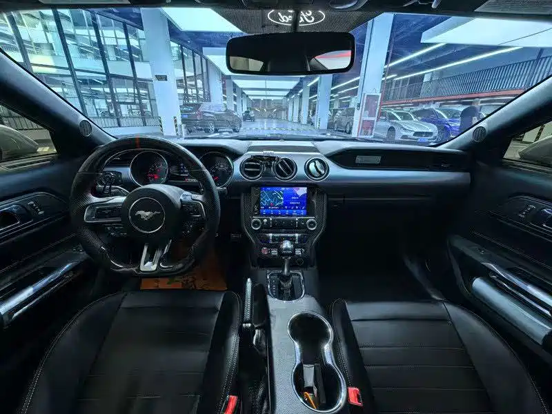 Ford Mustang — миниатюра 7