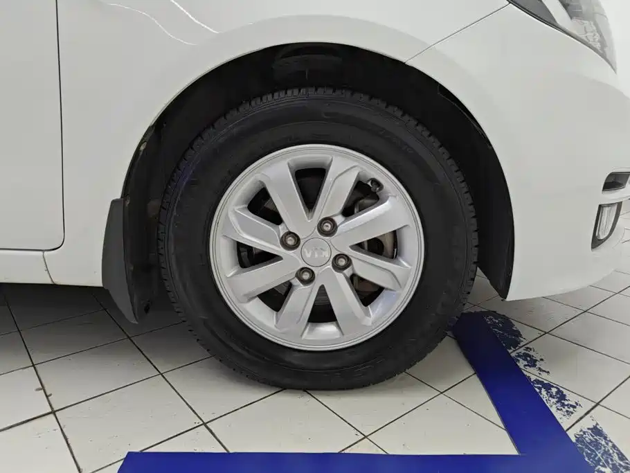 Kia K2 — миниатюра 6