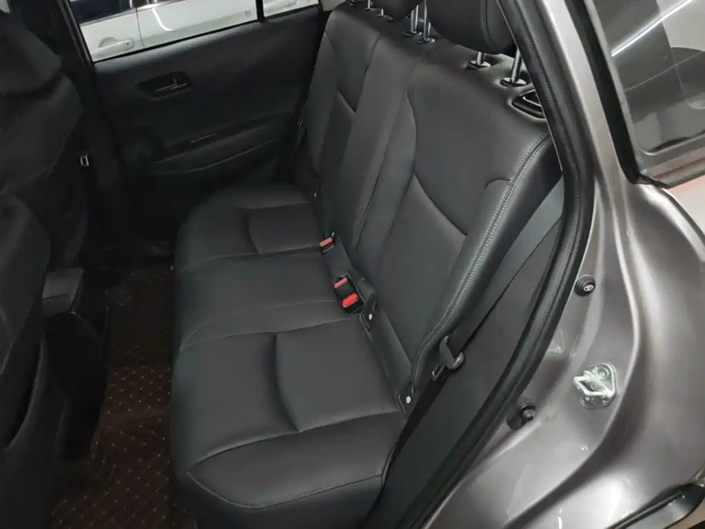 Toyota Corolla Cross — миниатюра 17