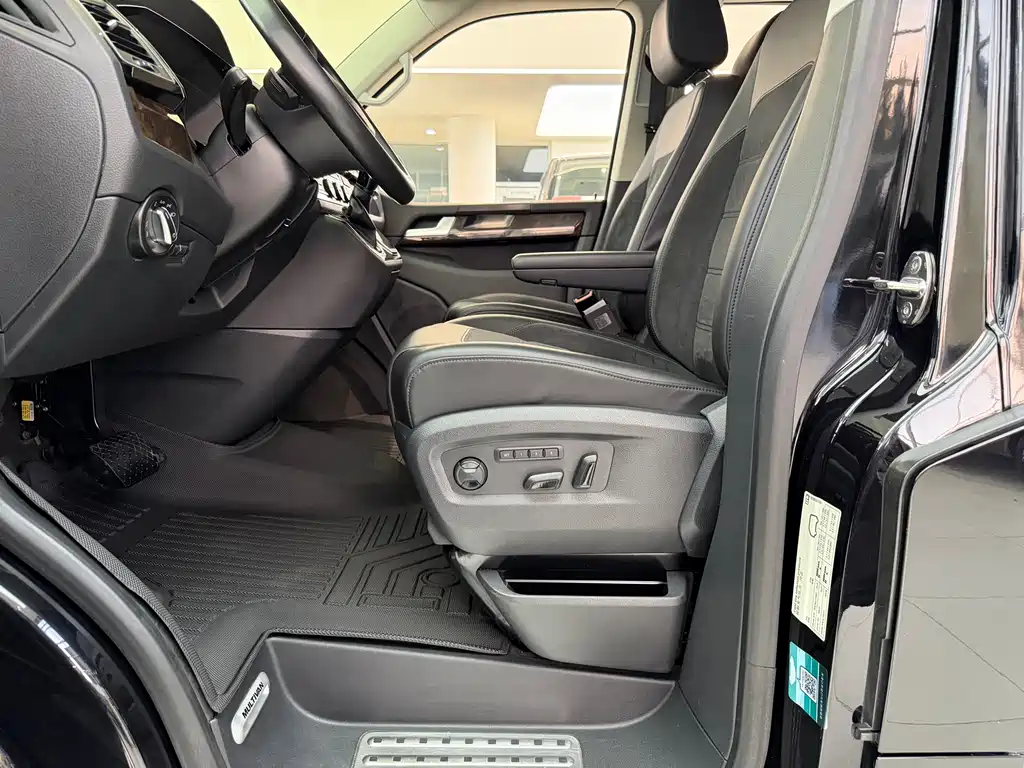 Volkswagen Multivan — миниатюра 13