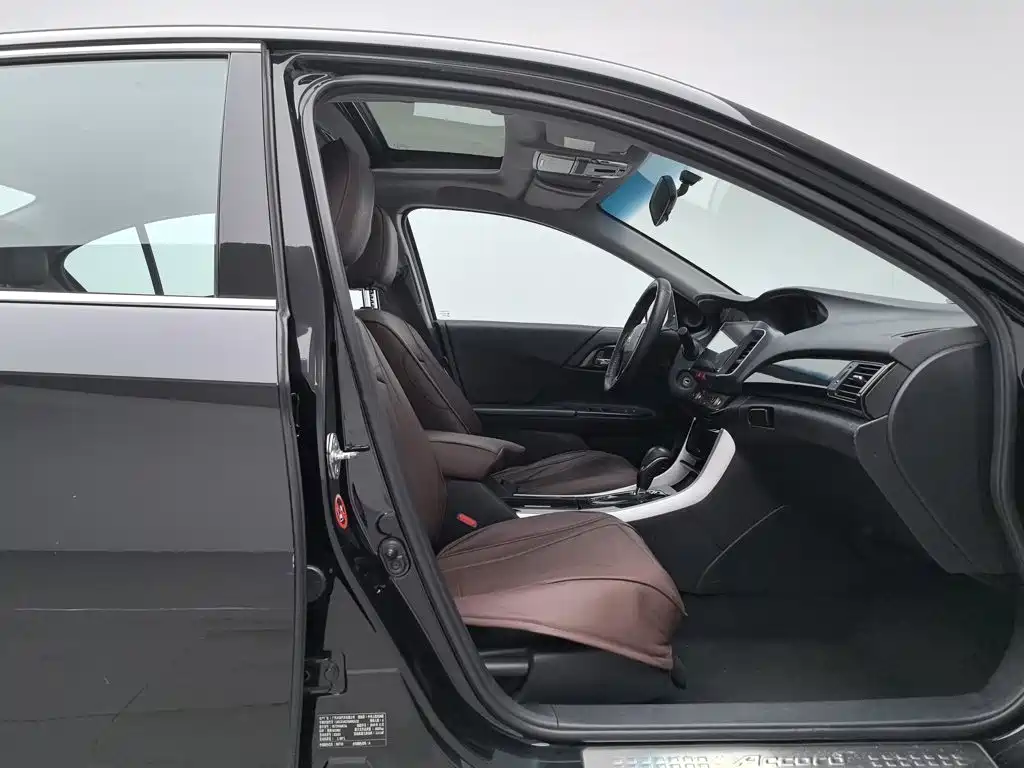 Honda Accord — миниатюра 23