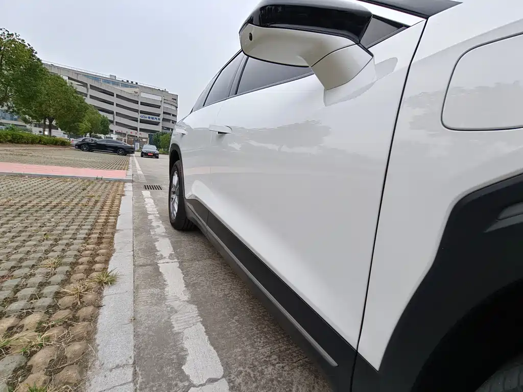 NIO ES6 — миниатюра 17