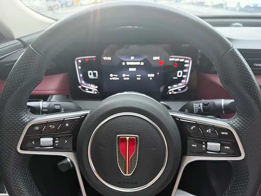 Hongqi Hongqi H5 — миниатюра 14