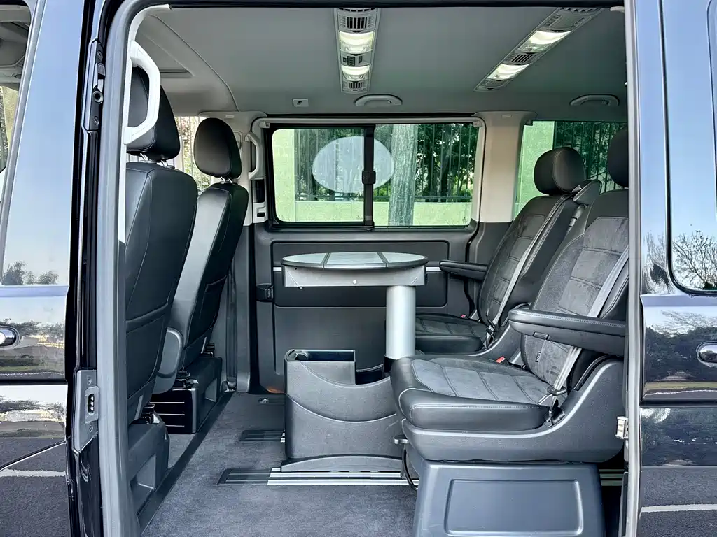 Volkswagen Multivan — миниатюра 12